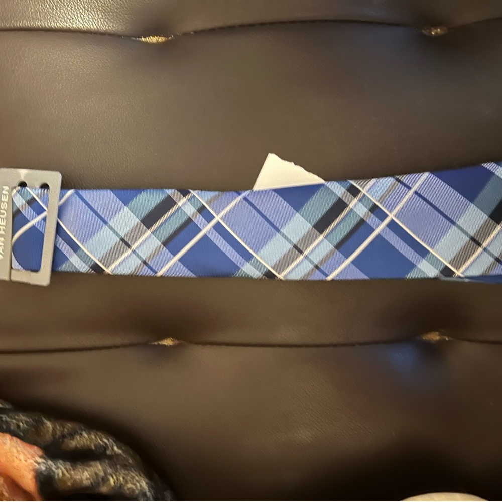 Van heusen blue checkered patter tie brand new